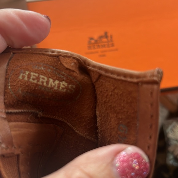 Limited edition Brown leather HERMES Gloves Comes with Box. - Picture 8 of 8